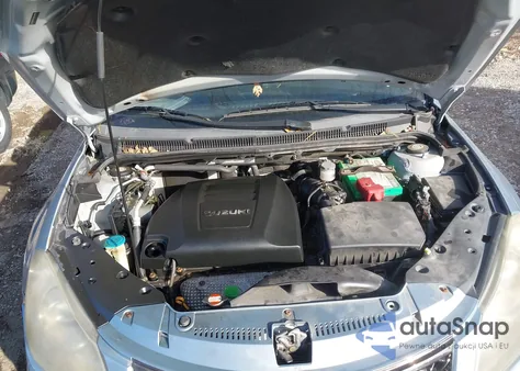 2010 Suzuki Kizashi Sls z USA, uszkodzony, nr VIN JS2RF9A77A6100333